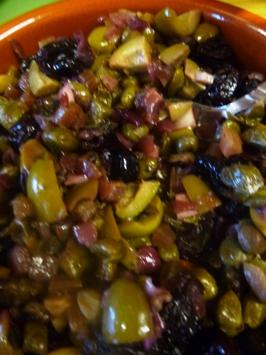 capres,raisins secs,celeri vert,olives