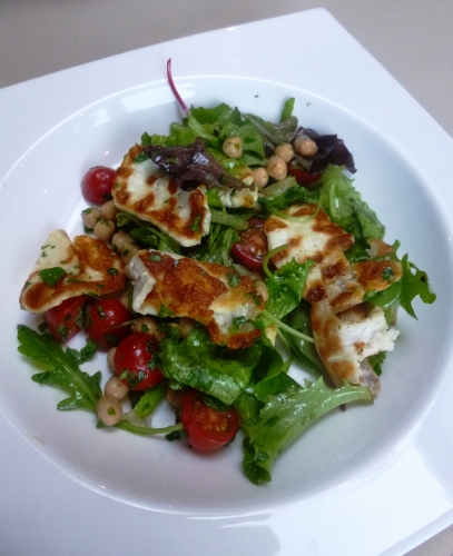 coriandre,olives,persil plat,roquette,tomates cerises,soja,pois chiches,huile d argan,tamari,haloumi