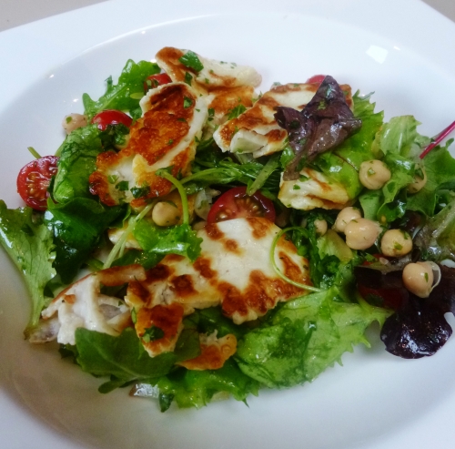 coriandre,olives,persil plat,roquette,tomates cerises,soja,pois chiches,huile d argan,tamari,haloumi