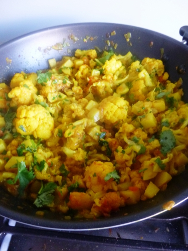 coriandre,gingembre,pommes de terre,cumin,curcuma,chou-fleur,garam masala,piment vert