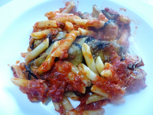parmesan,tomates,basilic,macaroni,origan,aubergines,fontina