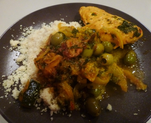 coriandre,poulet,gingembre,safran,olives violettes,citron confit au sel,courgette,dattes