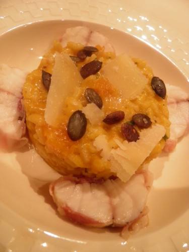 potiron,menthe,lotte,riz arborio,ric carnaroli,vin blanc,parmesan,graines de courge,pancetta,bouillon de volaille,bouillon de légumes,cannelle,muscade