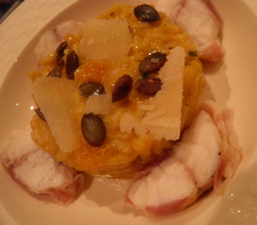 potiron,menthe,lotte,riz arborio,ric carnaroli,vin blanc,parmesan,graines de courge,pancetta,bouillon de volaille,bouillon de légumes,cannelle,muscade