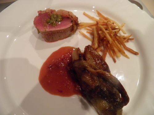 Solomillo, Filet Mignon de Porc, Porc, Speck, Speck Tirolien, Pistaches, Oranges Sanguines, Vinaigre de Vin Rouge, Gingembre, Vin Blanc Sec, Banuyls, Fond de Veau, Chicons, Chicons Pleine Terre, Bouillon de Volaille, Bintjes, Pommes de Terre