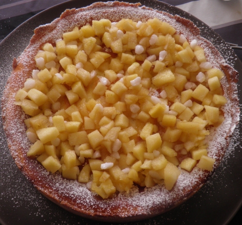 beurre,poudre d'amandes,sucre vanillé,vanille,sucre glace,mascarpone,maïzena,fromage blanc,pommes boscoop,sucre perlé,citron,oeufs