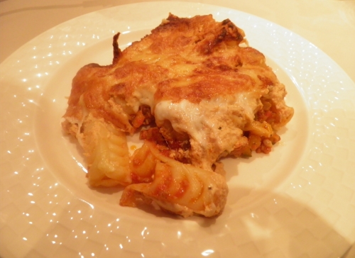 ¨pâtes,festonati,haché porc-boeuf,courgette,tomates,origan,câpres,anchois,paprika,ricotta,mozzarella,gruyère,parmesan,tomates confites,poivron rouge