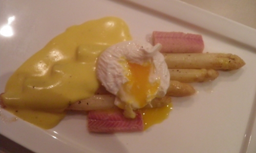 asperges,asperges blanches,anguille fûmée,oeufs,cayenne,beurre clarifié