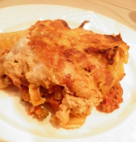 ¨pâtes,festonati,haché porc-boeuf,courgette,tomates,origan,câpres,anchois,paprika,ricotta,mozzarella,gruyère,parmesan,tomates confites,poivron rouge