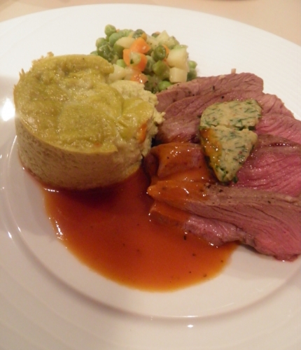 ail des ours,amandes,asperges vertes,parmesa,marjolaine,eau pétillante,agneau,romarin,carottes,courgette,petits pois,haricots verts,fond d'agneau,lard,vin blanc