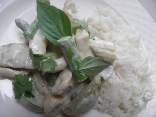 riz,basmati,riz jasmin,citronelle,galagna,keffir,cafir,poulet,aubergines thaï,basilic thaï,aubergines sauvages,huile d'arachide,huile de tournesol,sauce poisson,nam pla,coriandre,cumin,racines de coriandre,lait de coco,pâte de curry vert