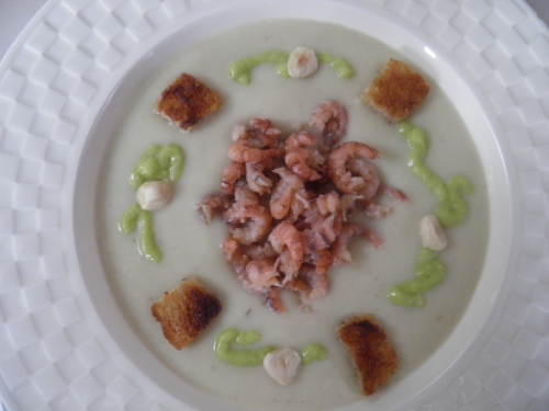 Pommes de Terre, Bintjes, Crevettes Grises, Noisettes, Petits Pois, Poireaux, Bouillon de Volaille, Crème Epaisse, Parmesan 