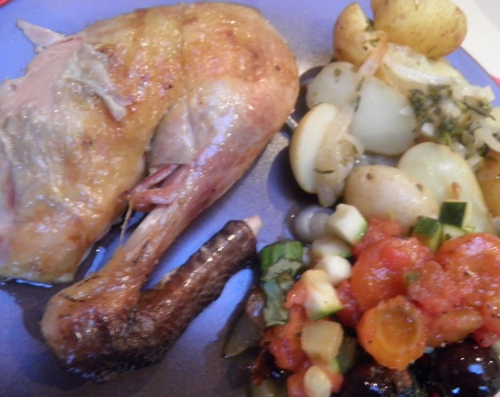 pintade,oignons,carottes,thym,vin blanc,courgettes,tomates,olives noires,ail,basilic,romarin,grenailles,sauge,origan,oignons blancs,laurier