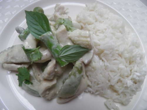 riz,basmati,riz jasmin,citronelle,galagna,keffir,cafir,poulet,aubergines thaï,basilic thaï,aubergines sauvages,huile d'arachide,huile de tournesol,sauce poisson,nam pla,coriandre,cumin,racines de coriandre,lait de coco,pâte de curry vert