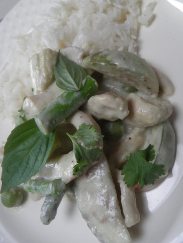 riz,basmati,riz jasmin,citronelle,galagna,keffir,cafir,poulet,aubergines thaï,basilic thaï,aubergines sauvages,huile d'arachide,huile de tournesol,sauce poisson,nam pla,coriandre,cumin,racines de coriandre,lait de coco,pâte de curry vert