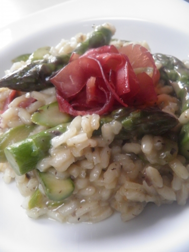 risotto,arborio,carnaroli,truffes noires,cèpes,champignons,asperges vertes,shery dry,fino,bresaola,parmesan,bouillon de volaille