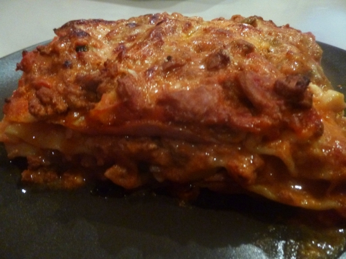 lasagna,tomates,champignons,béchamel,emmenthal,parmesan,mozzarela,muscade,jambon
