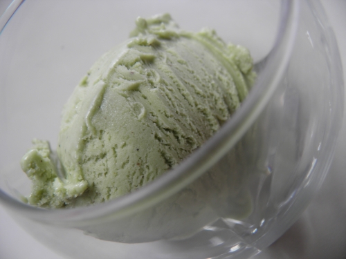 vanille,lait en poudre,glucose atomisé,sucre inverti,trimoline,oeufs,stabilisateur,pâte de pistaches