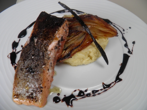 pommes de terre,chicons,vanille,vinaigre balsamique,sucre,beurre,lait,saumon,olives noires