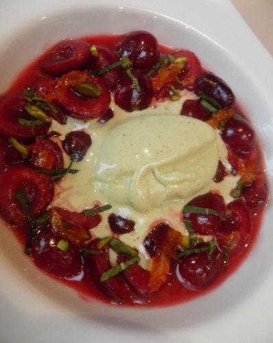 cerises,kirsch,vin blanc demi-sec,zestes d'oranges,pistaches,menthe,pâte de pistaches