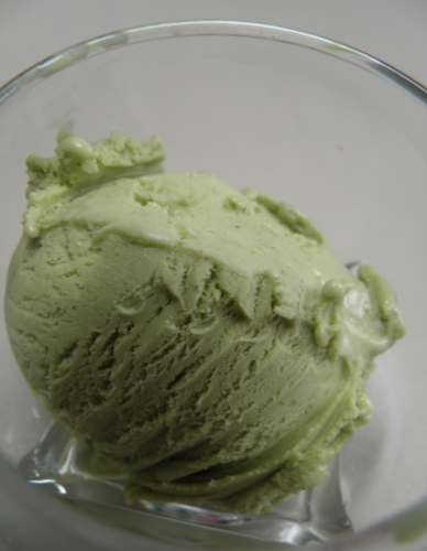 vanille,lait en poudre,glucose atomisé,sucre inverti,trimoline,oeufs,stabilisateur,pâte de pistaches