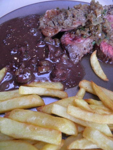 boeuf,côte à l'os,frites,queue de boeuf,moutarde violette de brives,echalotes,graisse d'oie,vinaigre à l'estragon