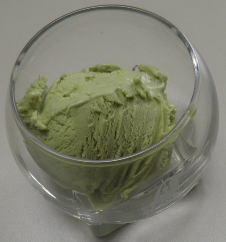 vanille,lait en poudre,glucose atomisé,sucre inverti,trimoline,oeufs,stabilisateur,pâte de pistaches