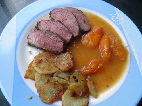 magret de canard,canard,miel des landes,piment d'espelette,vin blanc,purée de piment d'espelette,pommes de terre,graisse de canard,abricots,vinaigre de cidre,5 épices,fond de volaille