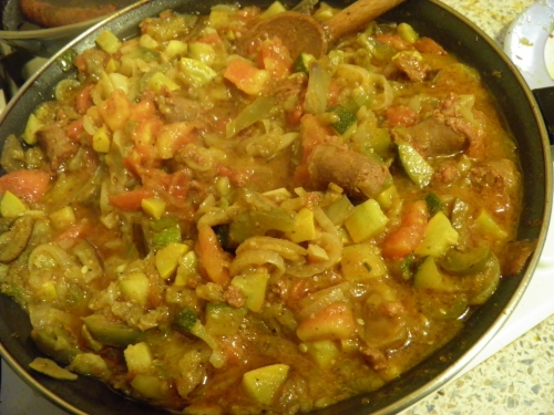 aubergines,courgettes,tomates,green zebra,poivron vert,piment vert doux,oignons,courgette jaune,poivron noir,courgette ronde,mélange d'epices regal du sud-ouest,vinaigre de cidre,purée de piment d'espelette,miel toutes fleurs,vin blanc sec,merguez