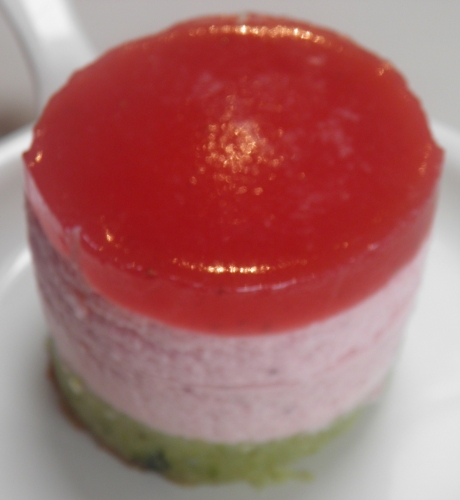 oeufs,sucre,farine,pâte de pistaches,pistaches d'iran,pistaches,poudre d'amandes,maïzena,crème,gélatine,fraises,gariguettes,maras des bois,citron