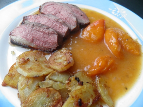 magret de canard,canard,miel des landes,piment d'espelette,vin blanc,purée de piment d'espelette,pommes de terre,graisse de canard,abricots,vinaigre de cidre,5 épices,fond de volaille