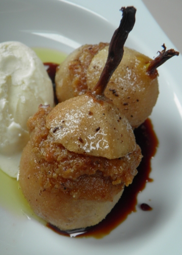 poires,jefkes,beurré chaboceau,vin blanc,badiane,coriandre,poivre noir,cannelle,vanille,sucre,anis etoilé,girofle,citron,orange,pain d'epices,amandes,miel,ricotta