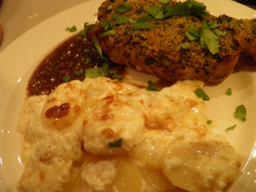 agneau,selle d'agneau,coriandre,cumin,cannelle,liqueur de figues,vinaigre balsamique,huile d'olive,citron,zestes de citron,miel,sauce poisson,ail