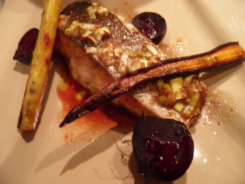 saumon,sauce teriyaki,ail,poireau,gingembre,betteraves,mini betteraves,carottes,piment d'espelette