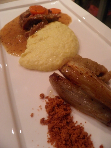 joues de porc,porc,westmalle triple,moutarde,tierentyn,fond de boeuf,lard fumé,carotte,céleri,céleri rave,saindoux,oignons doux,bouillon de volaille,vin blanc doux,muscade,chicons,speculoos,polenta,mascarpone,provolone picante