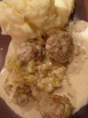 Haché, Porc, Veau, Ail, Persil, Céleri Blanc, Crème liquide, Muscade, Echalotes, Vin Blanc