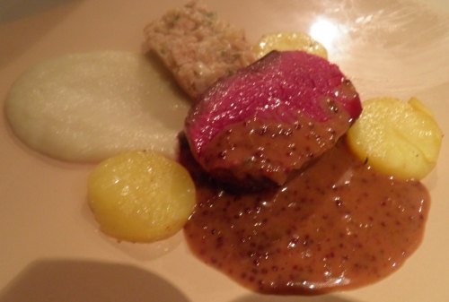 biche,topinambours,fond de volaille,crème liquide,huile de noisettes,moutarde violette de brives,miel,vin blanc sec,fond de veau,pommes de terre,fond blanc volaille,jambon cru à l'os