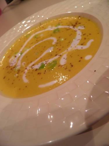 Carottes, Poireau, Oignon, Ail, Bouillon de Légumes, Bouillon de Volaille, Cumin, Piment d'Espelette, Crème de Coco, Jeunes Oignons, Mascarpone, Crème Epaisse