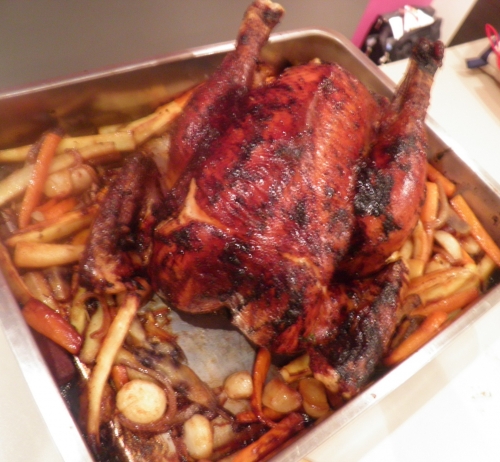 châpon,baies de genièvre,graisse d'oie,graisse de canard,bouillon de volaille,4 épices,clous de girofle,graines de coriandre,foie gras,marrons,pistaches,miel,badiane,foies de volaille,petit suisse,muscade,cannelle,pain d'epice,coing,pommes,poires,farce fine,lard,calvados,cayenne,vanille,miel d'acaccia,sucre roux,carottes,navets,panais,racine de persil,cerfeuil tubéreux,porto,fond de gibier,banuyls,sirop barraban,vinaigre balsamique