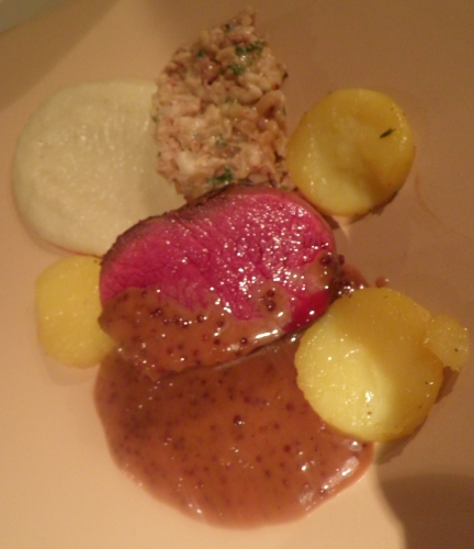 biche,topinambours,fond de volaille,crème liquide,huile de noisettes,moutarde violette de brives,miel,vin blanc sec,fond de veau,pommes de terre,fond blanc volaille,jambon cru à l'os