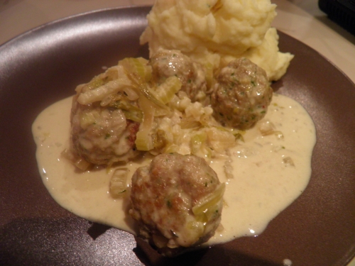 Haché, Porc, Veau, Ail, Persil, Céleri Blanc, Crème liquide, Muscade, Echalotes, Vin Blanc