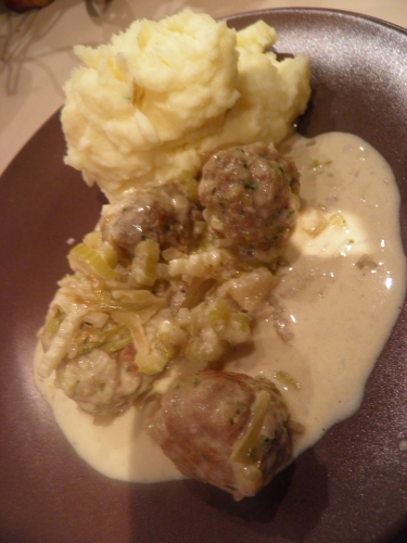 Haché, Porc, Veau, Ail, Persil, Céleri Blanc, Crème liquide, Muscade, Echalotes, Vin Blanc