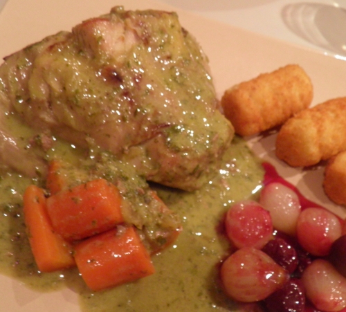 lapin,carottes,crème,oeufs,cerfeuil,estragon,persil,fond blanc,bouillon de volaille,cerises du nord,gelée d'airelles,moutarde,oignons grelots,vin blanc sec,vin moelleux,pacherenc,coriandre,vinaigre de vin blanc