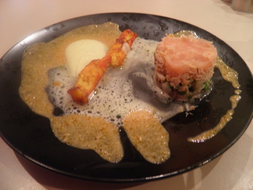 king crabe,curcuma,gingembre,piment d'espelette,coriandre,citronelle,pamplemousse,gelatine,granny smith,tourteau,artichauts,wakamé,sésame,lait de coco,curry rouge,vin blanc,champignons,cognac,noilly prat,fond de crustacés,pomme de terre,crème,muscade