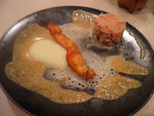 king crabe,curcuma,gingembre,piment d'espelette,coriandre,citronelle,pamplemousse,gelatine,granny smith,tourteau,artichauts,wakamé,sésame,lait de coco,curry rouge,vin blanc,champignons,cognac,noilly prat,fond de crustacés,pomme de terre,crème,muscade