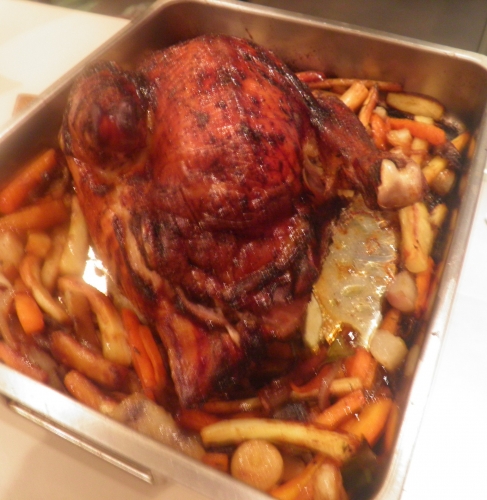 châpon,baies de genièvre,graisse d'oie,graisse de canard,bouillon de volaille,4 épices,clous de girofle,graines de coriandre,foie gras,marrons,pistaches,miel,badiane,foies de volaille,petit suisse,muscade,cannelle,pain d'epice,coing,pommes,poires,farce fine,lard,calvados,cayenne,vanille,miel d'acaccia,sucre roux,carottes,navets,panais,racine de persil,cerfeuil tubéreux,porto,fond de gibier,banuyls,sirop barraban,vinaigre balsamique