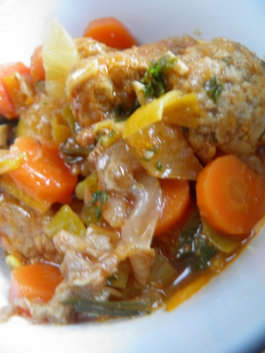 veau,epaule de veau,pommes de terre,navets,carottes,fenouil,piment d'espelette,carvi,bergamote,oranges,poireaux,butternut,céleri,sauge,miel,gingembre,vin blanc sec,bouillon de volaille
