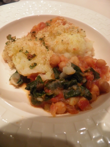 pommes de terre,tomates,poischiches,coriandre,epinards,cumin,ras-el-hanout,gingembre,bouillon de légumes,oignon rouge,piment rouge,parmesan,chapelure