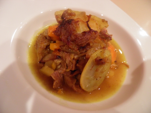 oignons,pommes de terre,curry,bouillon de volaille,curcuma,piment,canard confit,agneau de 5 heures,jus d'agneau de 5 heures,butternut,navets boule d'or,carottes