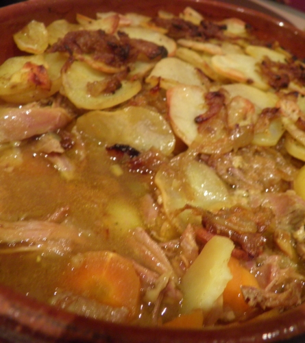 oignons,pommes de terre,curry,bouillon de volaille,curcuma,piment,canard confit,agneau de 5 heures,jus d'agneau de 5 heures,butternut,navets boule d'or,carottes